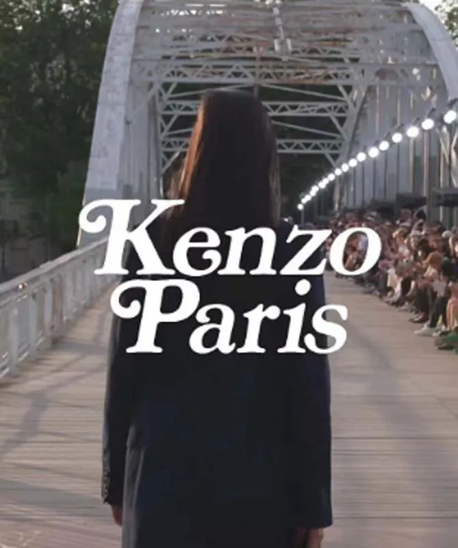 KENZO PARIS 2023 Spring and Summer Fashion Show Letter Men's and Women's Same Style Short Sleeves Color: Black Tibetan Blue White Size: M L XL XXL Three Standards Style Number: K 70